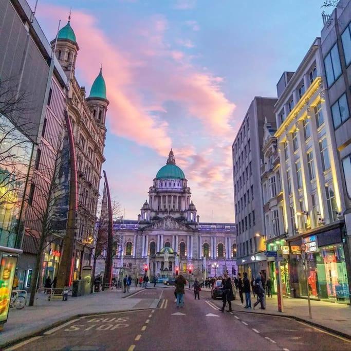 Vibrant City Centre Townhouse With Free Parking Rare Outdoor Patio Belfast Zewnętrze zdjęcie